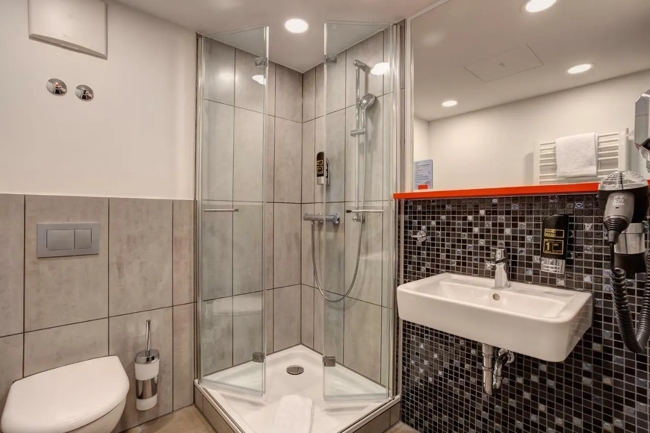 Meininger Hotel Muenchen Olympiapark  Monaco di Baviera